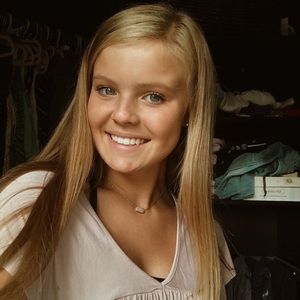 Meet your Posher, Bella